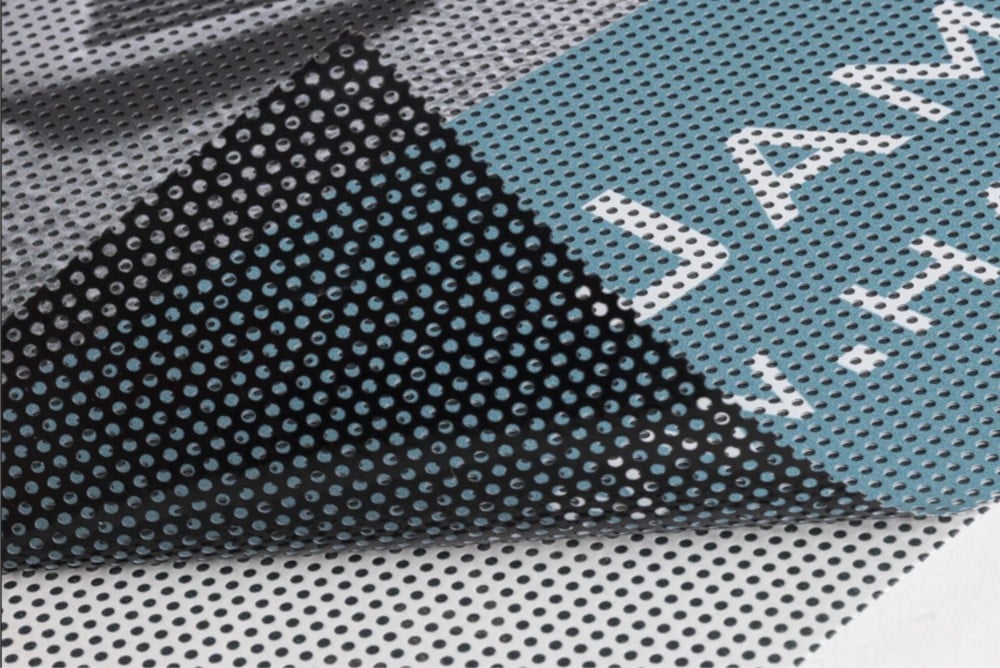 Εκτυπώσεις σε διάτρητο αυτοκόλλητο